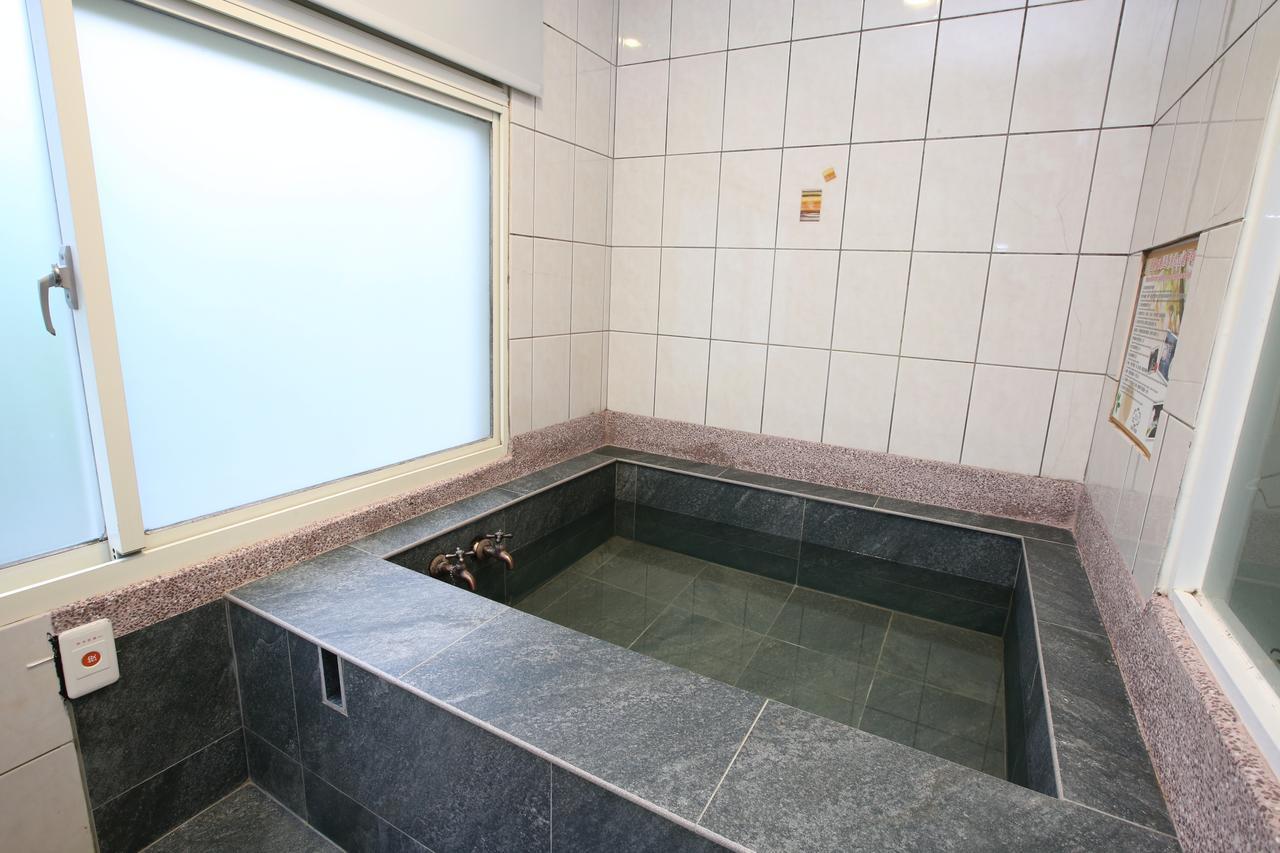 Cyuan Tang Hot Spring Hotel Jiaoxi Buitenkant foto