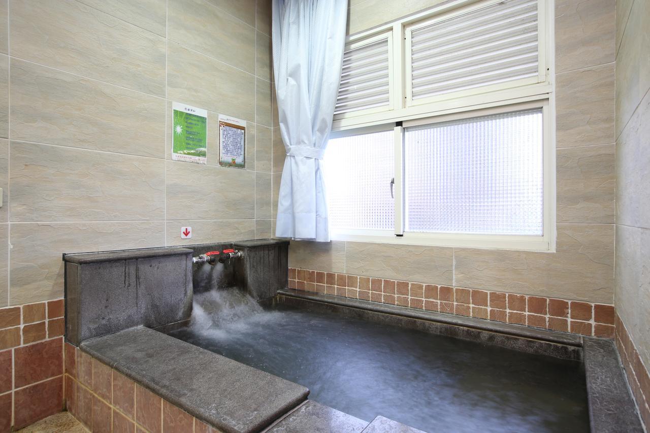 Cyuan Tang Hot Spring Hotel Jiaoxi Buitenkant foto