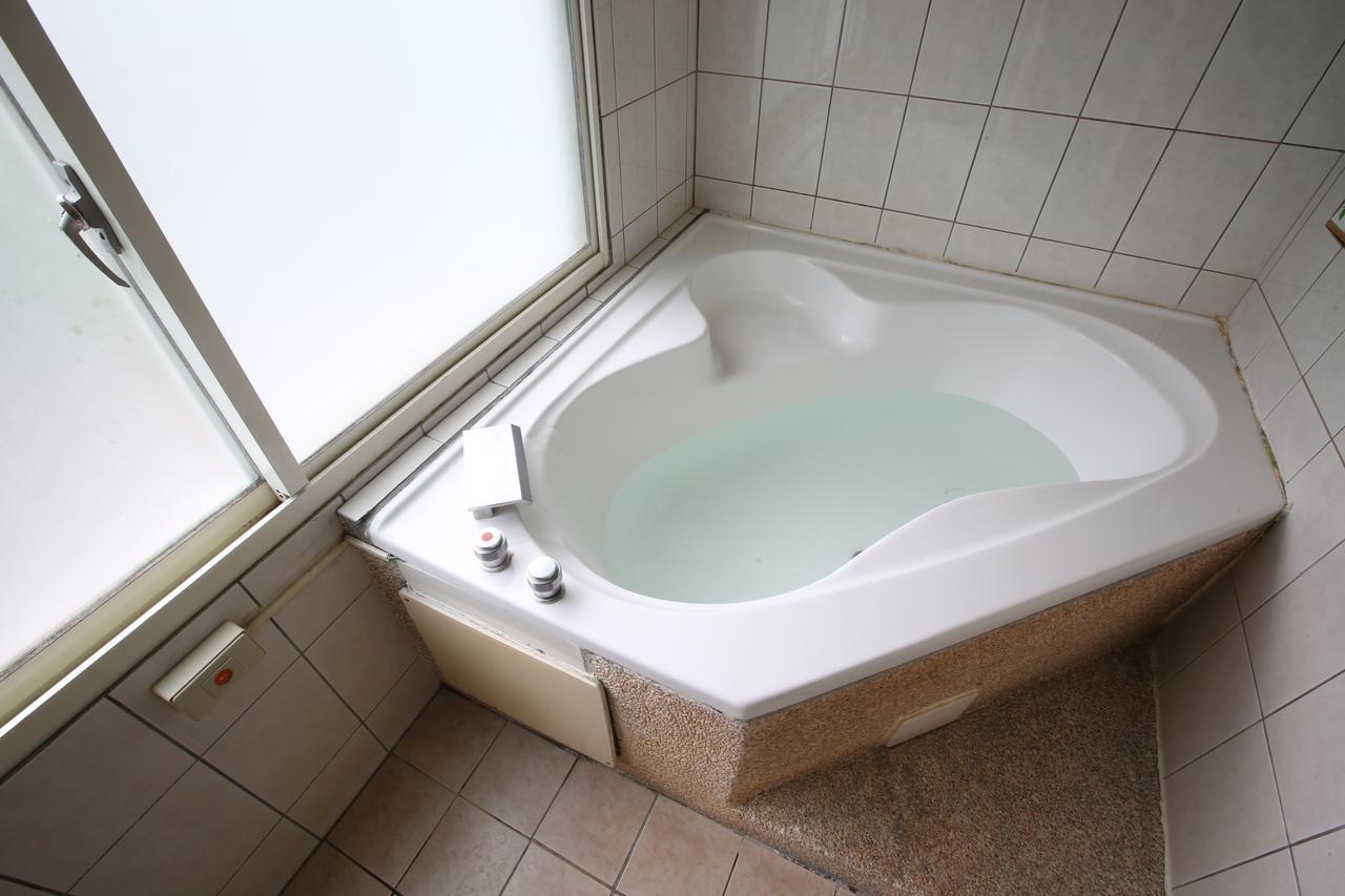 Cyuan Tang Hot Spring Hotel Jiaoxi Buitenkant foto
